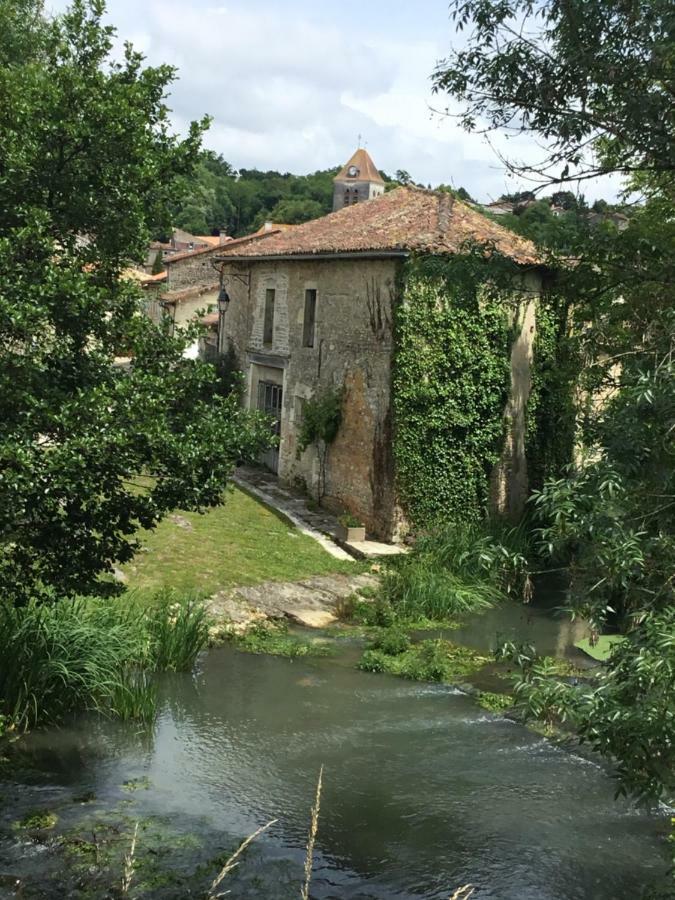 La Vieille Maison Rose Bed and Breakfast Nanteuil-en-Vallée Eksteriør billede